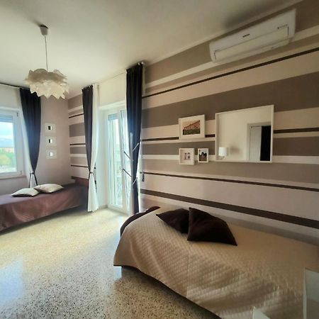 La Casa Di Giulia Apartment Caserta Ngoại thất bức ảnh